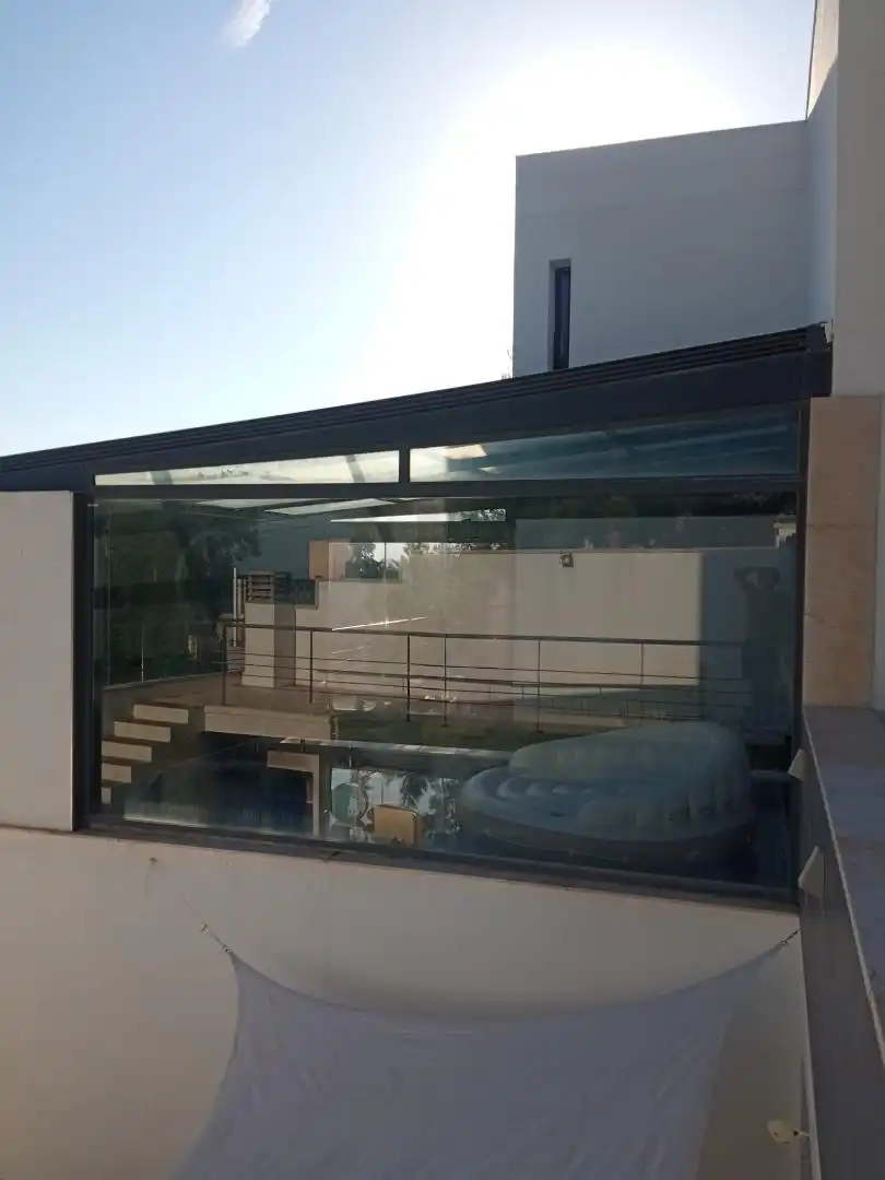 Vista exterior de Casa o xalet en venda en Torrent amb Aire condicionat, Terrassa i Piscina