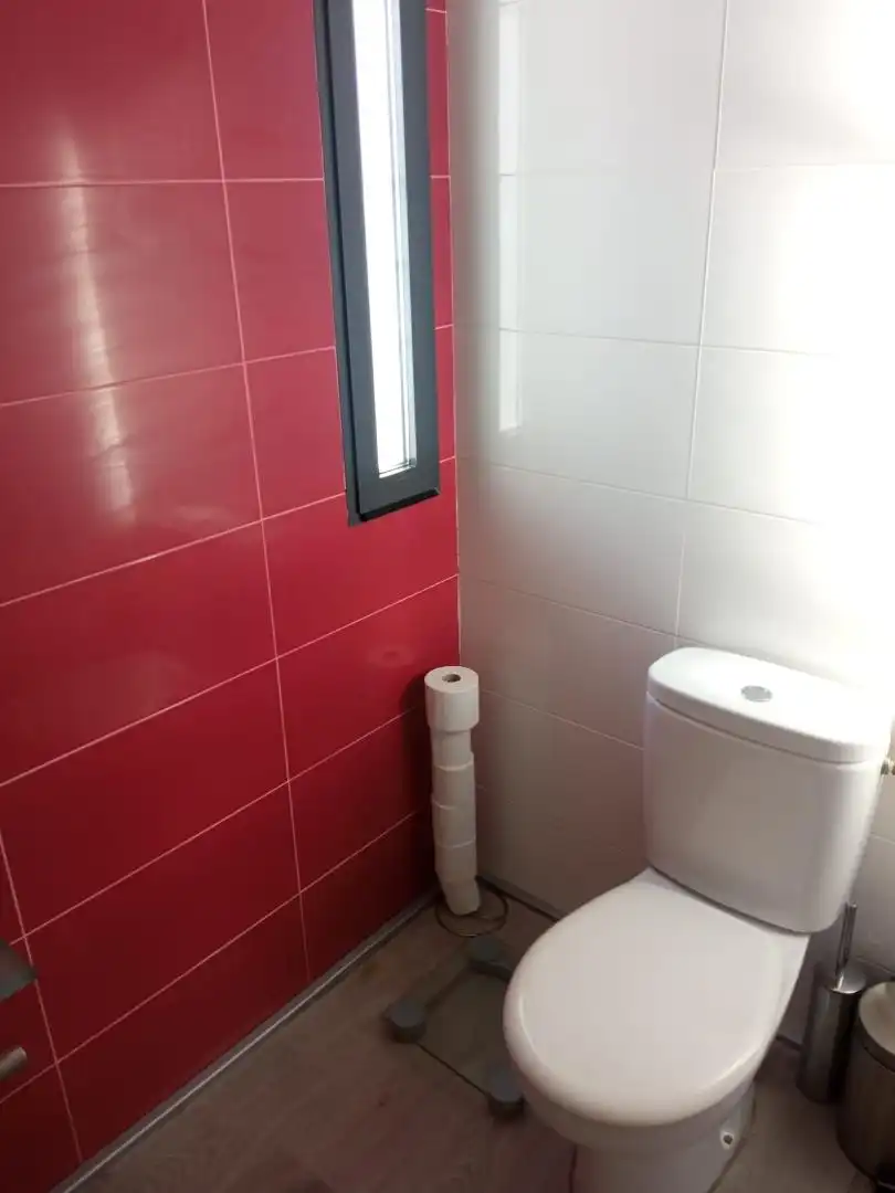 Bany de Casa o xalet en venda en Torrent amb Aire condicionat, Terrassa i Piscina