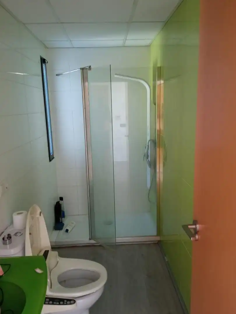 Bany de Casa o xalet en venda en Torrent amb Aire condicionat, Terrassa i Piscina