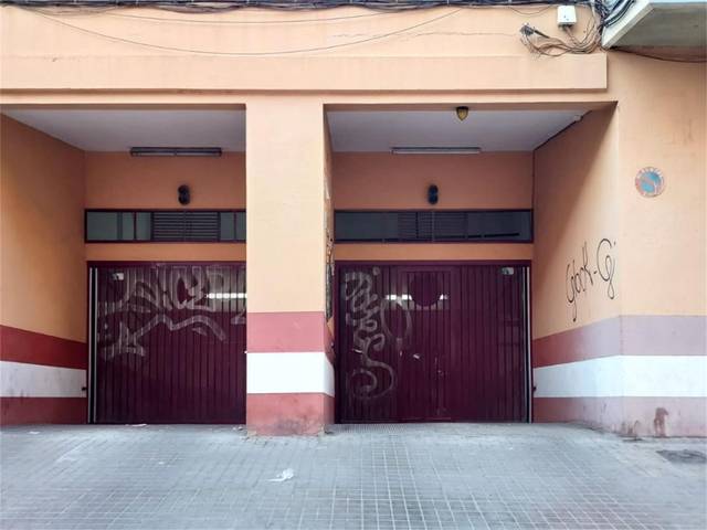 Garaje en Alquiler en Carrer del Periodista Gil Sumbiela, 64 en Barrio de Benicalap