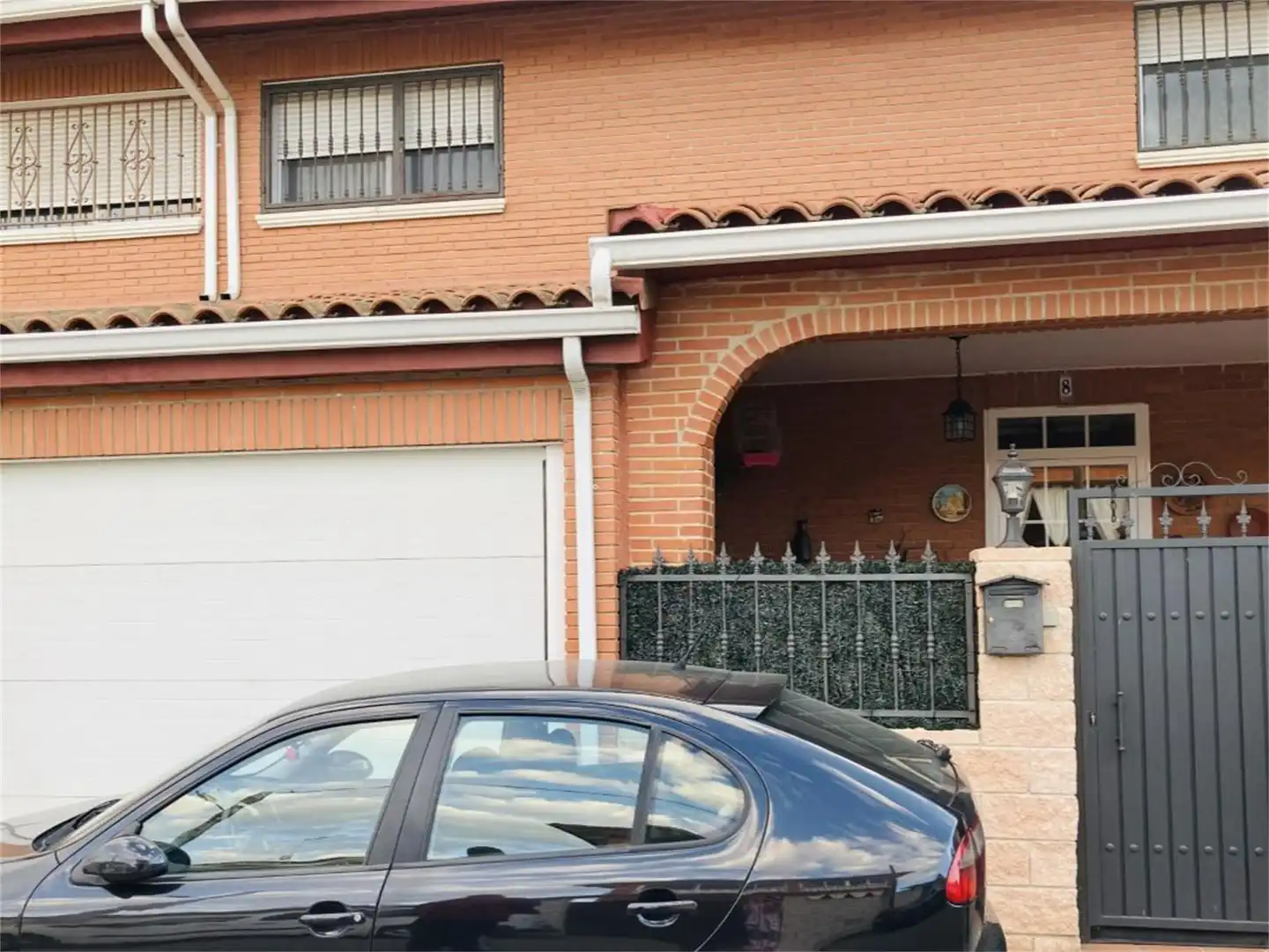 Exterior view of Houses for sale in Villa del Prado  with Air Conditioner and Terrace