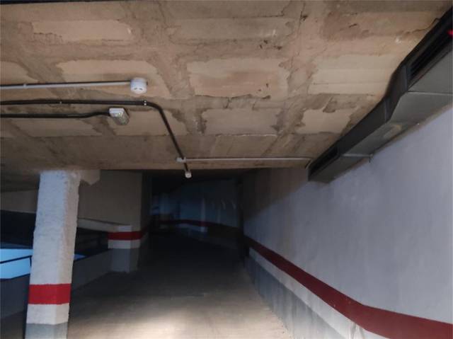 Garaje en Venta en Calle Amador de los Ríos, 1 en La Calzada - La Florida