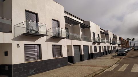 Foto 2 de Casa adosada en venta en Calle Rafael Alberti, 1, Almendralejo, Badajoz