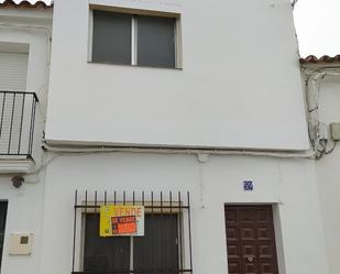 Vista exterior de Casa adosada en venda en Cabeza la Vaca amb Terrassa