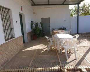 Terrasse von Haus oder Chalet miete in Sanlúcar la Mayor mit Klimaanlage, Heizung und Privatgarten