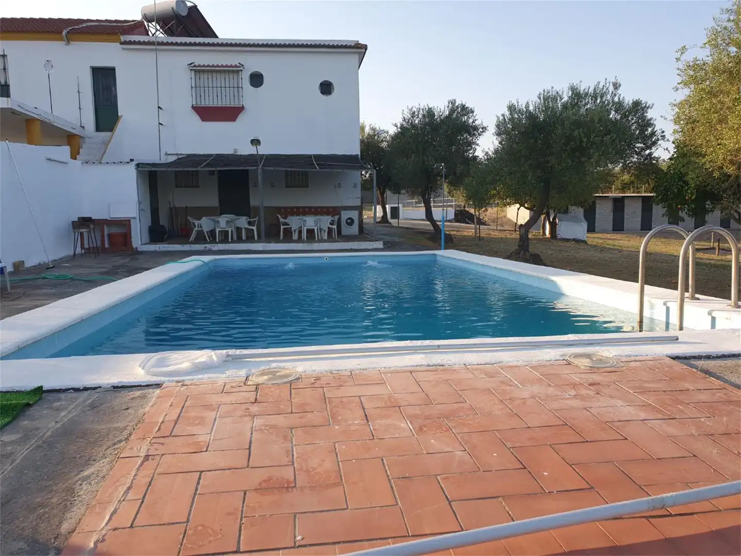 Piscina de Casa o xalet de lloguer en Sanlúcar la Mayor amb Aire condicionat, Calefacció i Jardí privat