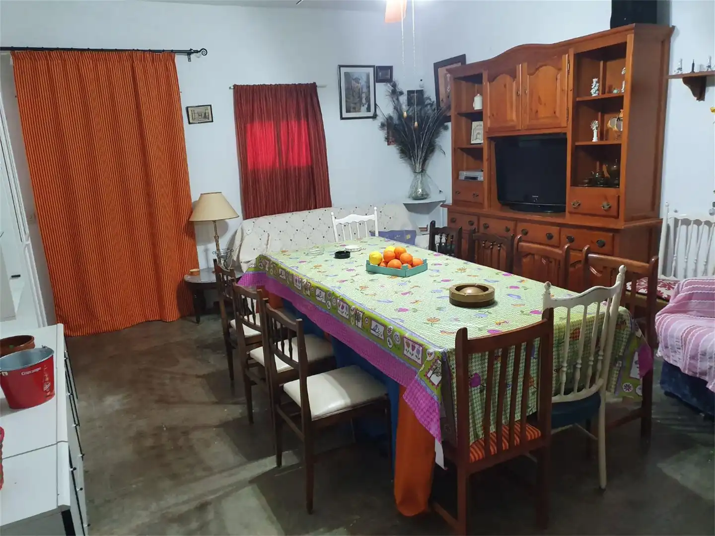 Menjador de Casa o xalet de lloguer en Sanlúcar la Mayor amb Aire condicionat, Calefacció i Jardí privat