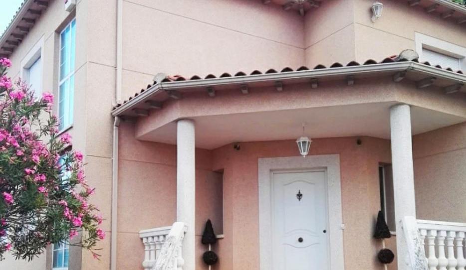 Casa o chalet en venta en Calle Mediodía, 10, Cazalegas, Toledo - imagen 1 Foto 1 de Casa o chalet en venta en Calle Mediodía, 10, Cazalegas, Toledo