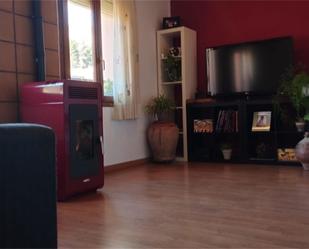 Living room of Flat for sale in Alcañiz  with Air Conditioner and Balcony