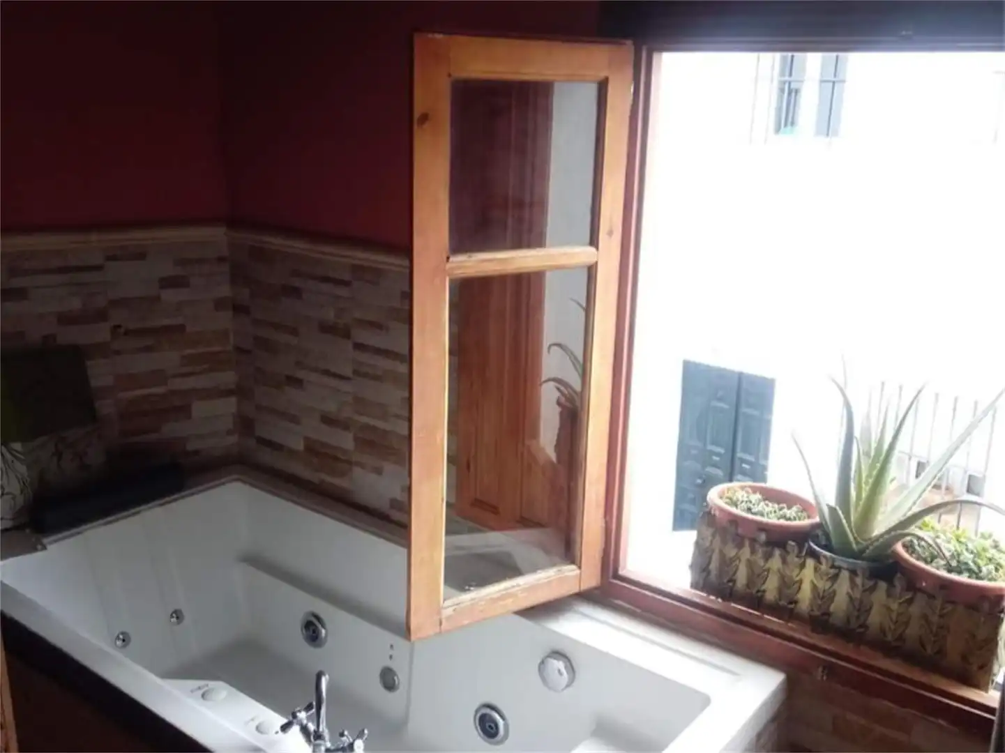 Casa adosada en venta en Calle Calle de Doctor Andres Muñoz, 28, Cazalla de la Sierra Baño de Casa adosada en venta en Cazalla de la Sierra con Aire acondicionado y Terraza