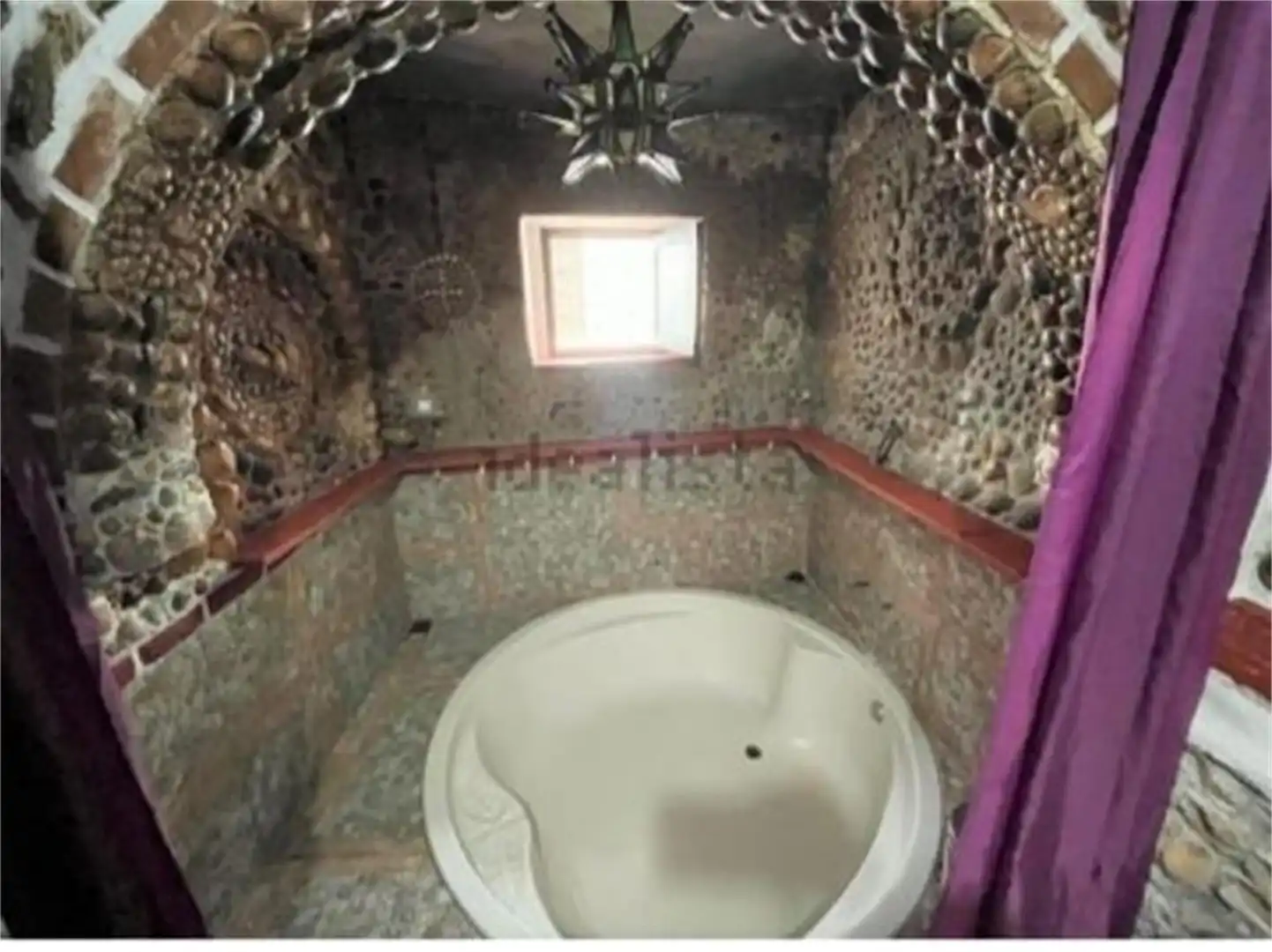 Casa adosada en venta en Calle Calle de Doctor Andres Muñoz, 28, Cazalla de la Sierra Baño de Casa adosada en venta en Cazalla de la Sierra con Aire acondicionado y Terraza