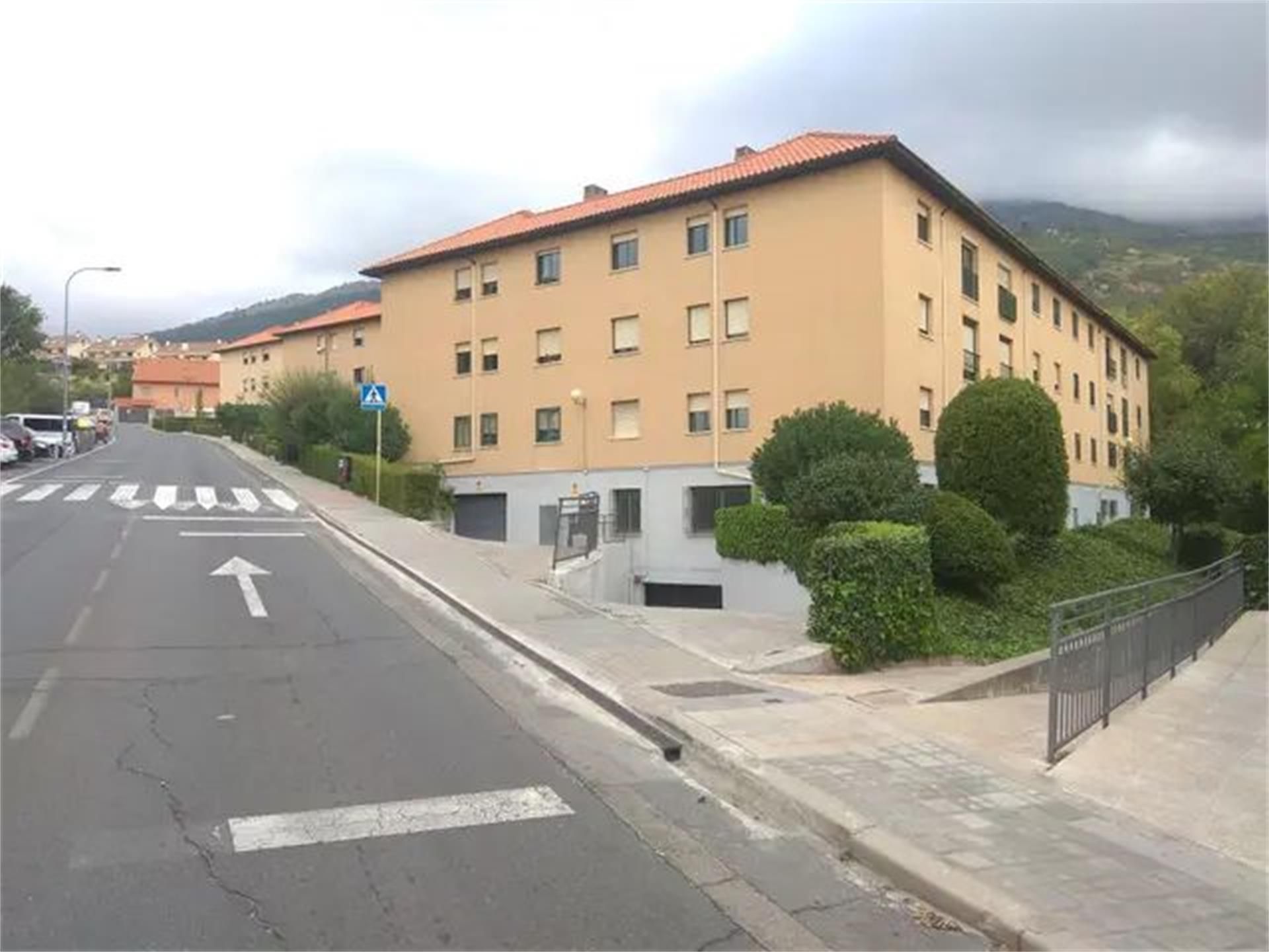 Exterior view of Garage for sale in San Lorenzo de El Escorial