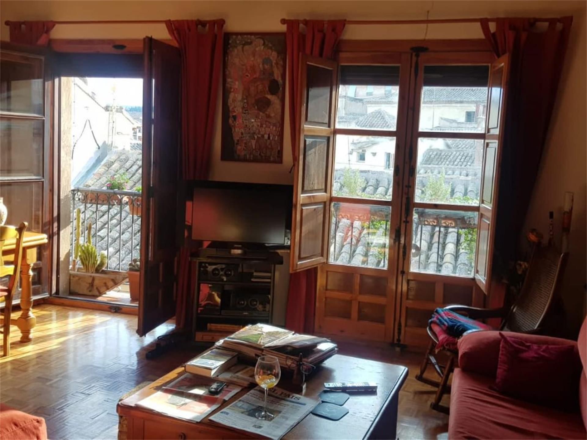 Living room of Flat for sale in  Toledo Capital  with Heating, Parquet flooring and Balcony