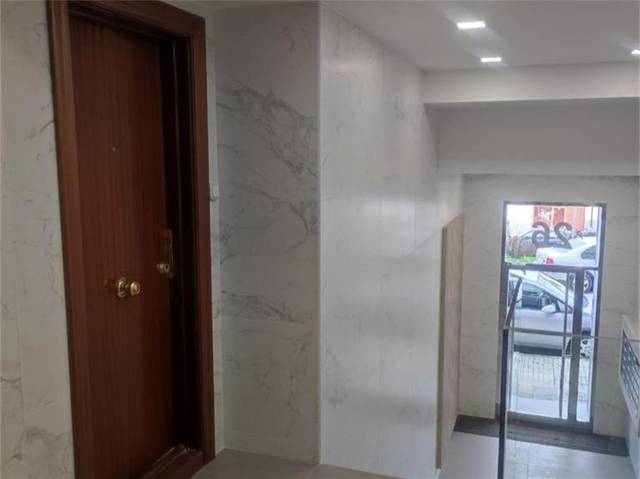 Local comercial en Venta en Calle del Romancero, 26 en San Julián - Barriada de Cortes