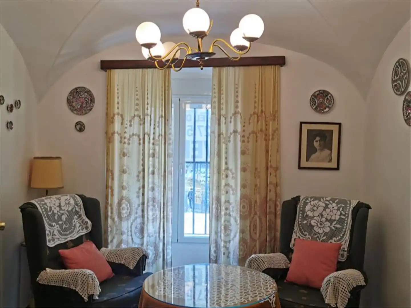 Casa adosada en venta en Paseo San Francisco, 5, Valencia de Alcántara Sala de estar de Casa adosada en venta en Valencia de Alcántara con Terraza, Amueblado y Balcón