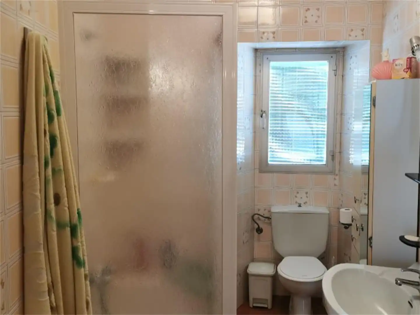Casa adosada en venta en Paseo San Francisco, 5, Valencia de Alcántara Baño de Casa adosada en venta en Valencia de Alcántara con Terraza, Amueblado y Balcón
