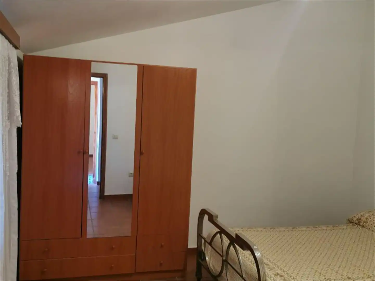 Casa adosada en venta en Paseo San Francisco, 5, Valencia de Alcántara Habitación de Casa adosada en venta en Valencia de Alcántara con Terraza, Amueblado y Balcón