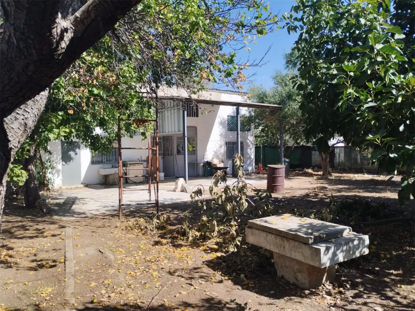 Außenansicht von Fabrik Grundstücke zum Verkauf in Paracuellos de Jarama