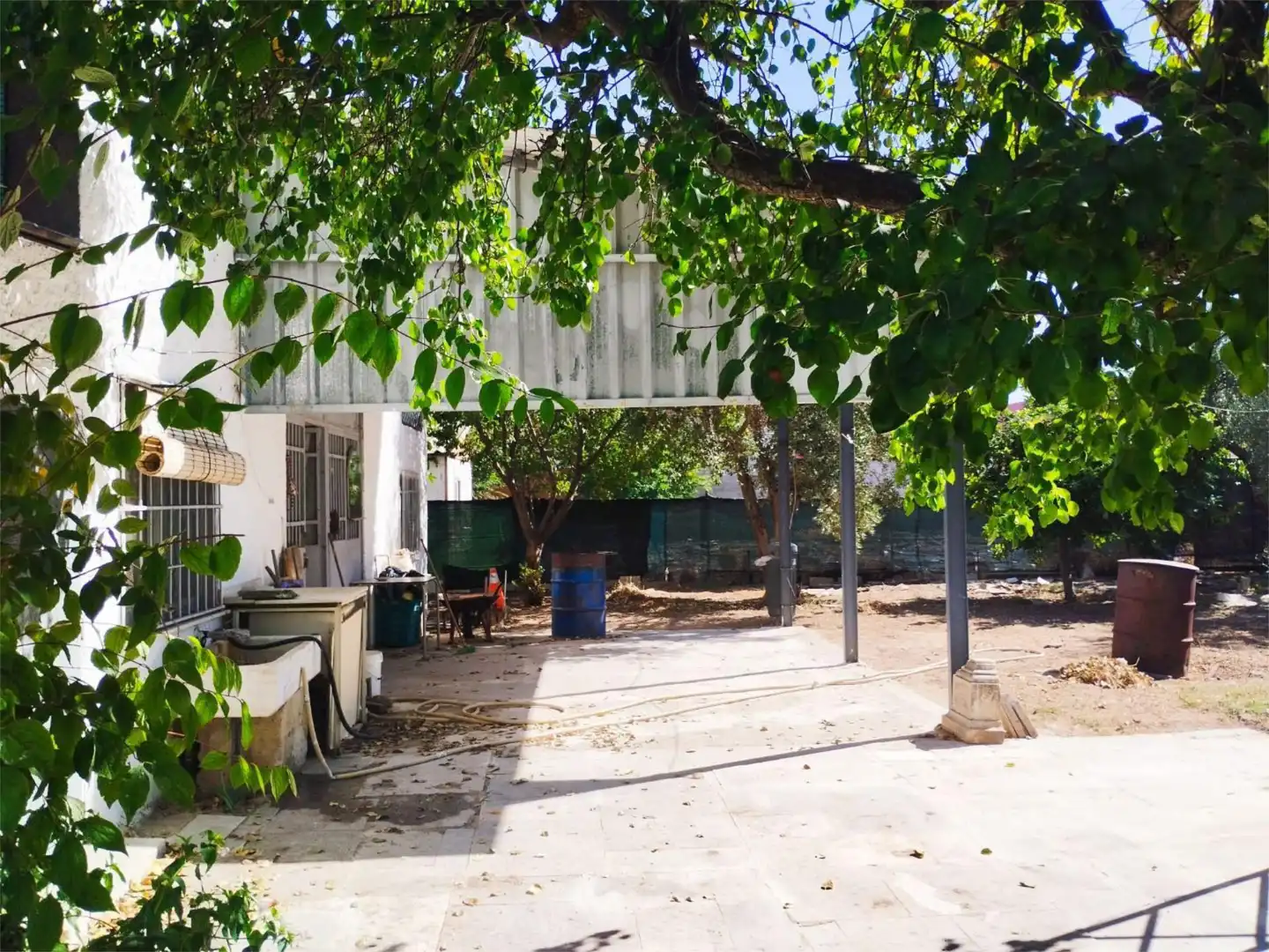 Außenansicht von Fabrik Grundstücke zum Verkauf in Paracuellos de Jarama