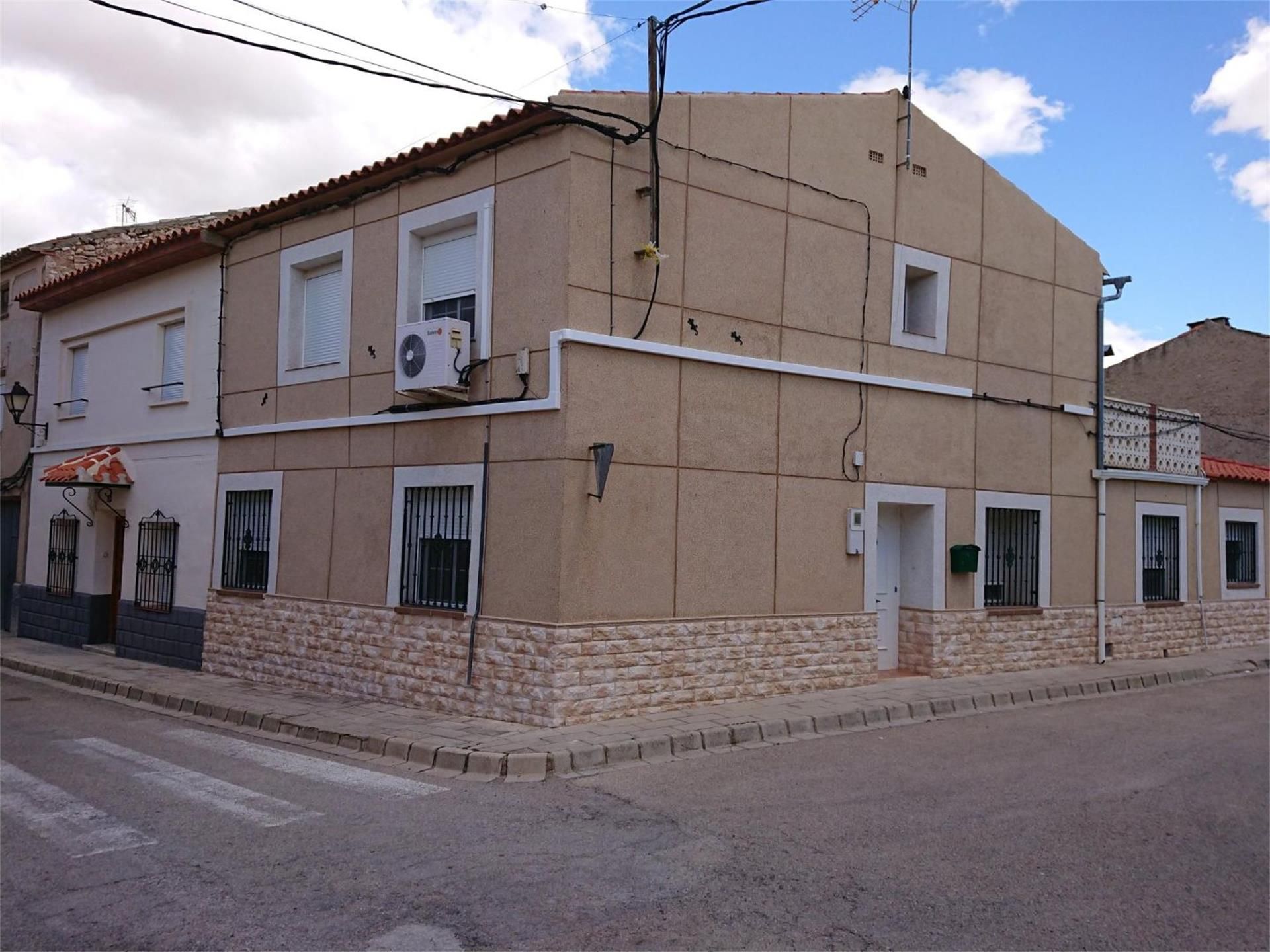 Exterior view of Single-family semi-detached for sale in Pozo-Lorente  with Air Conditioner, Heating and Terrace