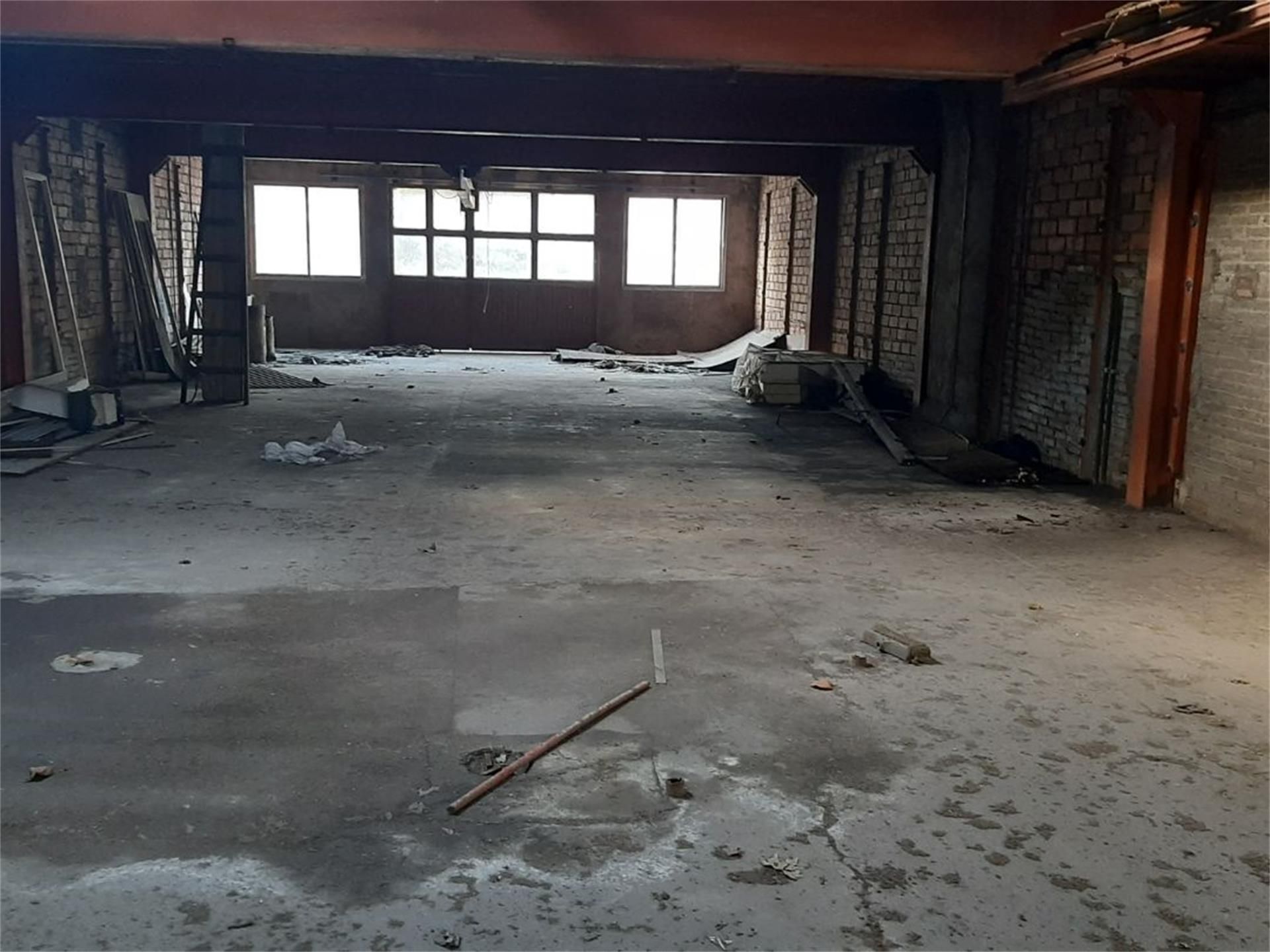 Nau industrial en venda en Montcada i Reixac