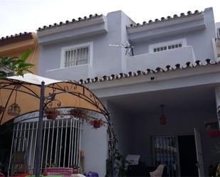 Vista exterior de Apartament en venda en Estepona amb Terrassa i Piscina