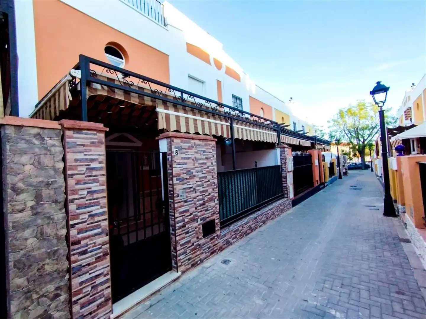 Casa adosada en venda a Calle Amadeo Arias, 1, Écija Vista exterior de Casa adosada en venda en Écija amb Calefacció, Terrassa i Traster