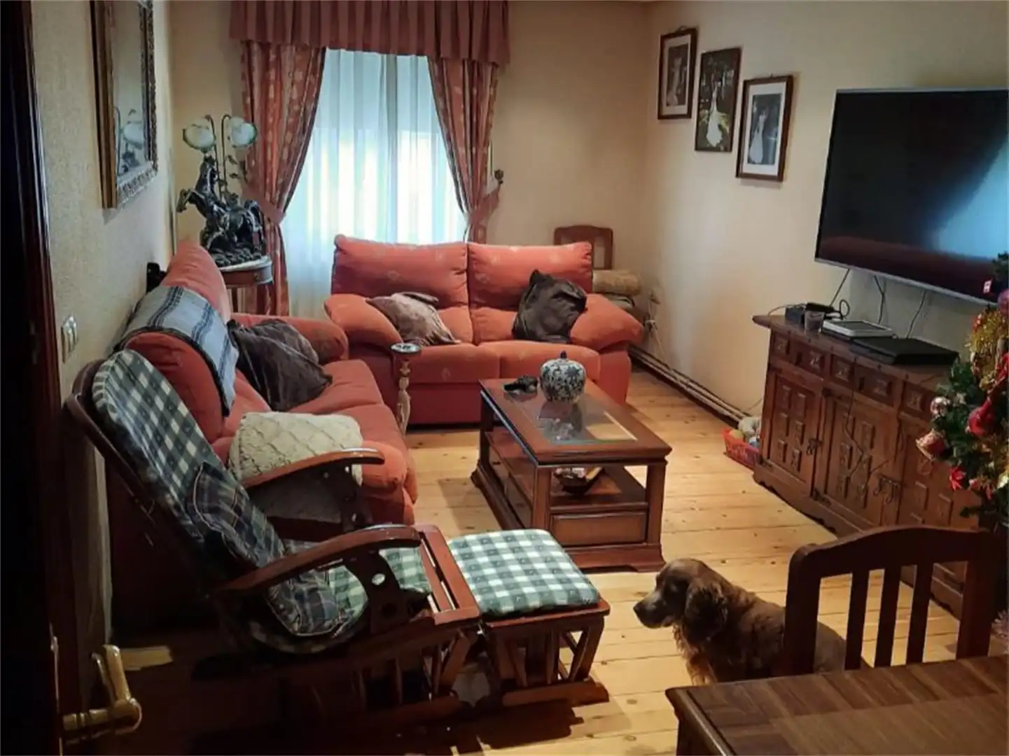 Living room of Detached homes for sale in Castronuevo  with Air Conditioner, Heating and Parquet flooring