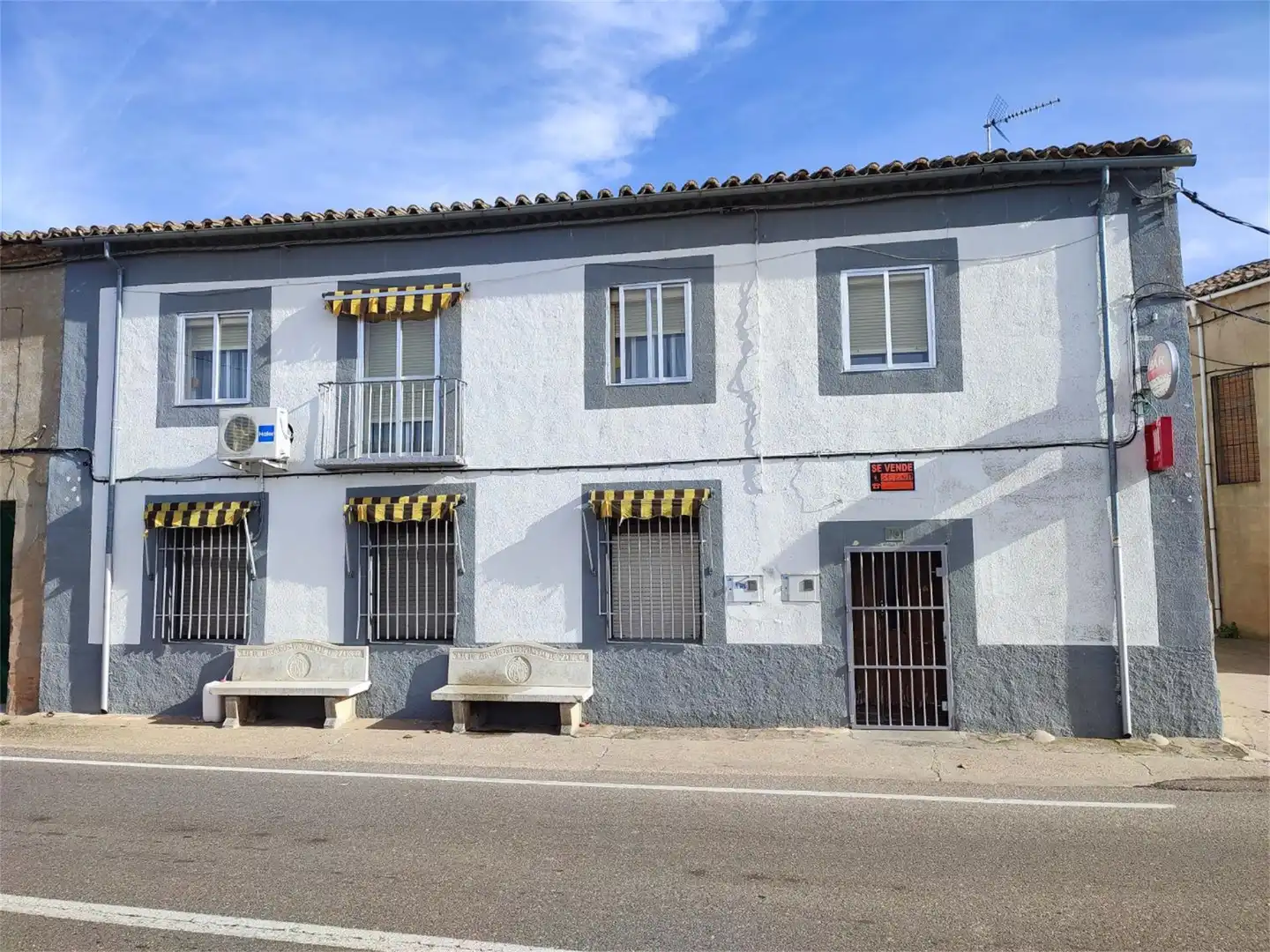 Exterior view of Detached homes for sale in Castronuevo  with Air Conditioner, Heating and Parquet flooring