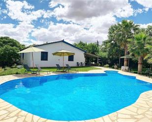 Piscina de Casa o xalet en venda en Calera y Chozas amb Aire condicionat, Terrassa i Piscina