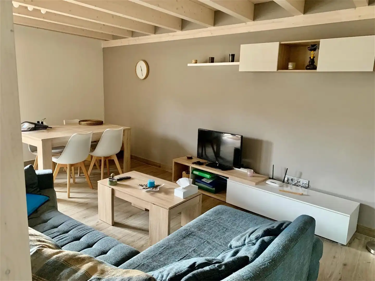 Casa adosada en venta en Calle Conde de Garay, 17, Calahorra de Boedo Sala de estar de Casa adosada en venta en Calahorra de Boedo con Calefacción y Amueblado