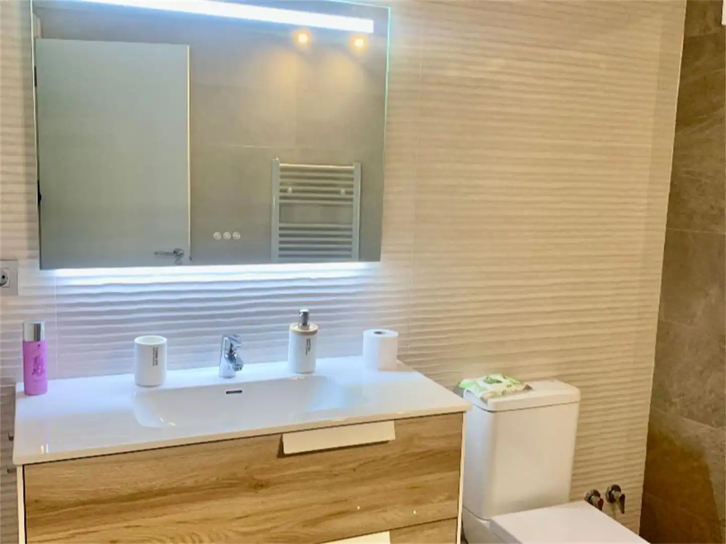 Casa adosada en venta en Calle Conde de Garay, 17, Calahorra de Boedo Baño de Casa adosada en venta en Calahorra de Boedo con Calefacción y Amueblado