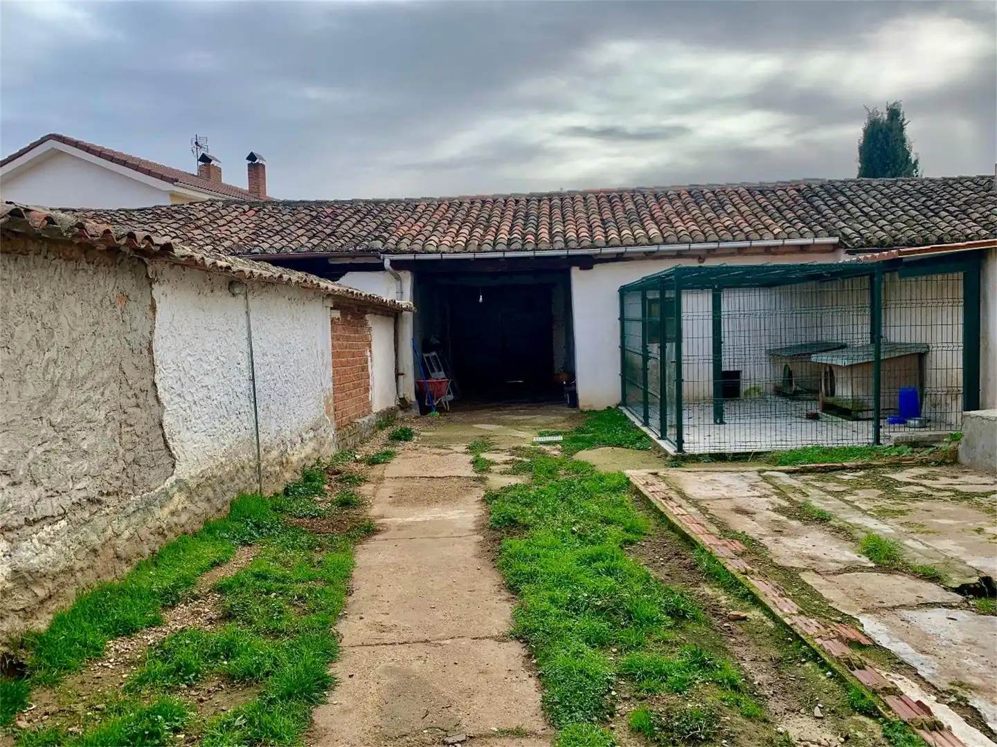 Casa adosada en venta en Calle Conde de Garay, 17, Calahorra de Boedo Jardín de Casa adosada en venta en Calahorra de Boedo con Calefacción y Amueblado