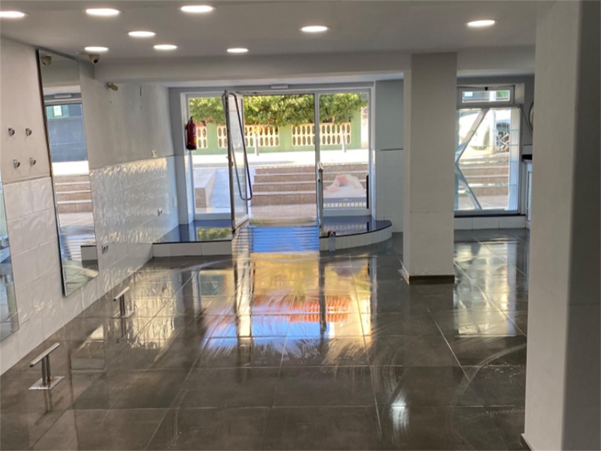 Premises for sale in Gandia  with Air Conditioner and Heating