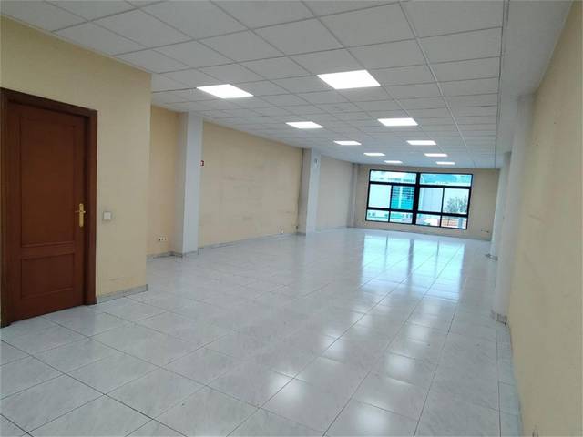 Oficina en Alquiler en Avenida Juan Carlos I, 40 en Villalba Estación