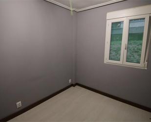 Bedroom of Flat for sale in Santurtzi 