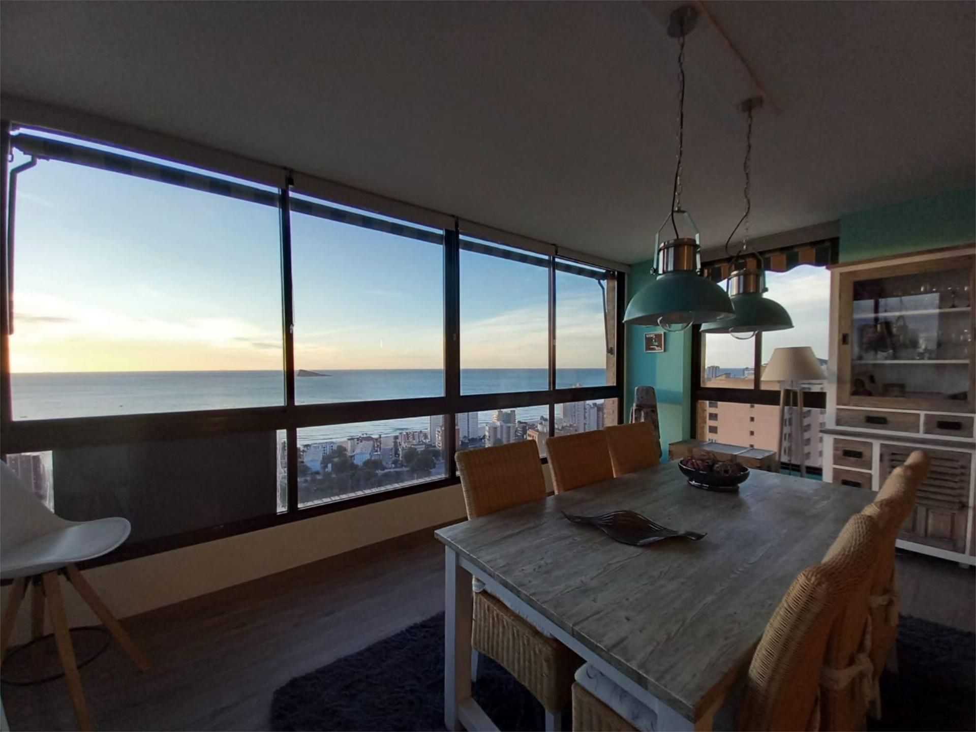 Piso en venta en Avenida Murtal, 4, Playa Poniente Comedor de Piso en venta en Benidorm con Aire acondicionado, Terraza y Piscina
