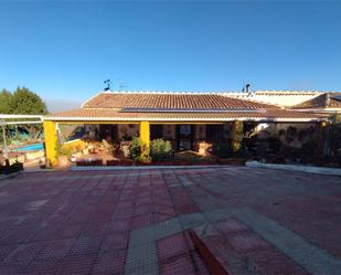 Vista exterior de Casa o xalet en venda en  Jaén Capital amb Aire condicionat, Terrassa i Piscina