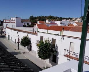 Vista exterior de Casa adosada en venda en El Ronquillo amb Terrassa, Moblat i Forn