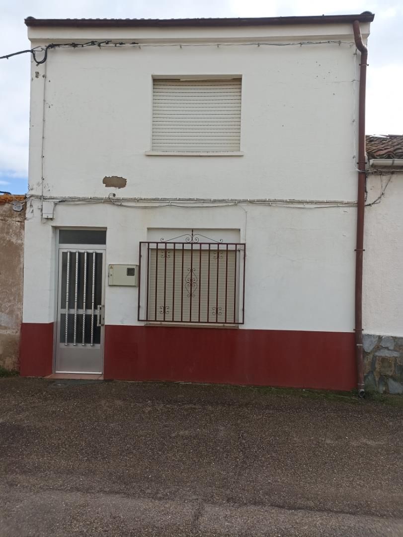 Exterior view of Single-family semi-detached for sale in Zamora Capital   with Heating, Terrace and Storage room