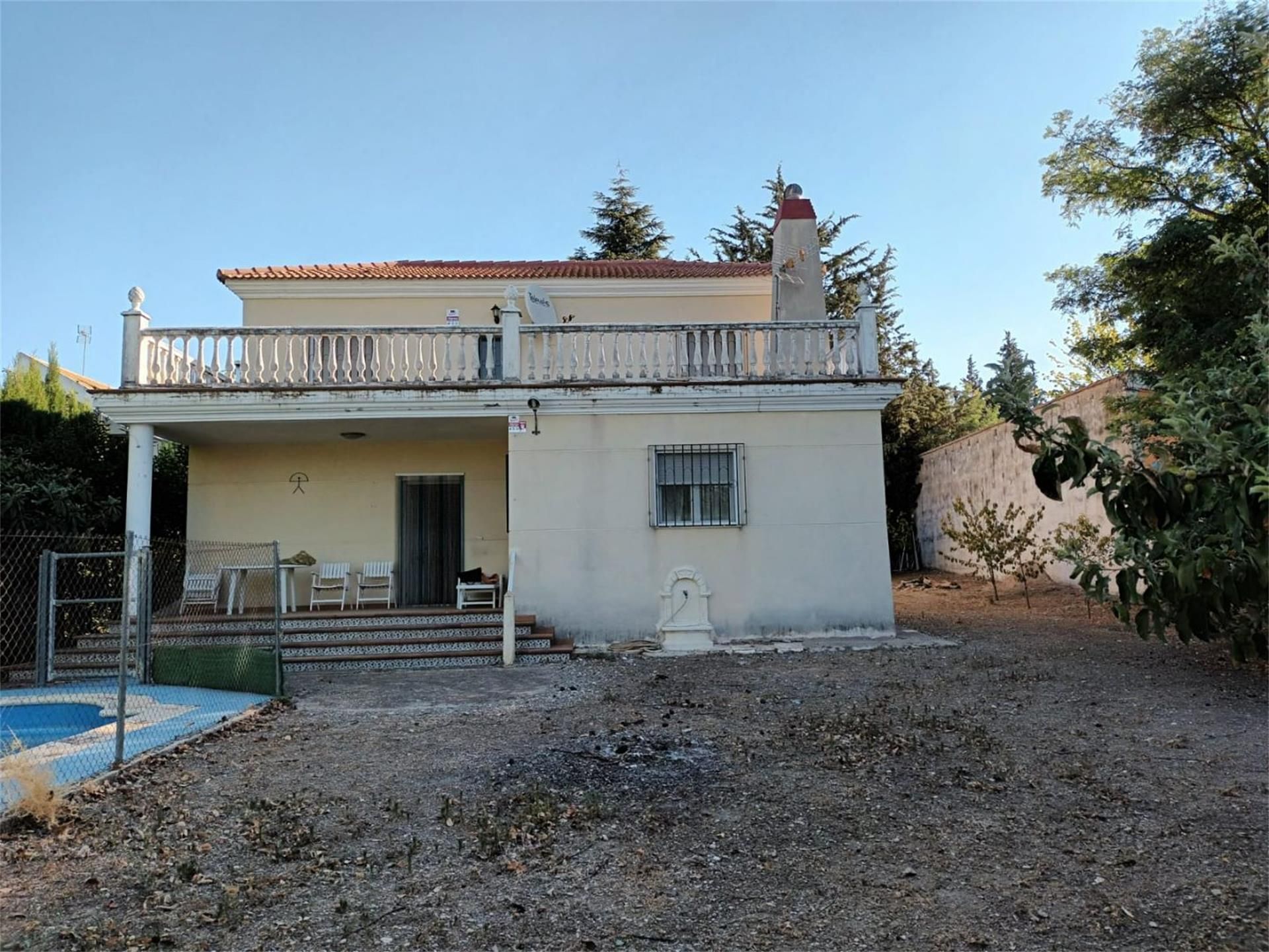 Exterior view of House or chalet for sale in Baeza  with Terrace, Swimming Pool and Balcony