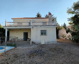 Exterior view of House or chalet for sale in Baeza  with Terrace, Swimming Pool and Balcony