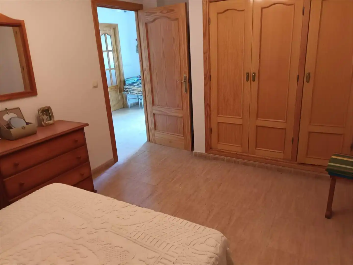 Casa o xalet en venda a Urbanización San Rafael, 5, Baeza Dormitori de Casa o xalet en venda en Baeza amb Terrassa, Piscina i Balcó