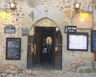 Casa adosada en venda en Santillana del Mar amb Aire condicionat, Jardí privat i Moblat