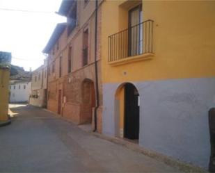 Vista exterior de Casa adosada en venda en Azara amb Balcó