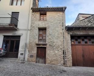 Vista exterior de Casa adosada en venda en Montagut i Oix