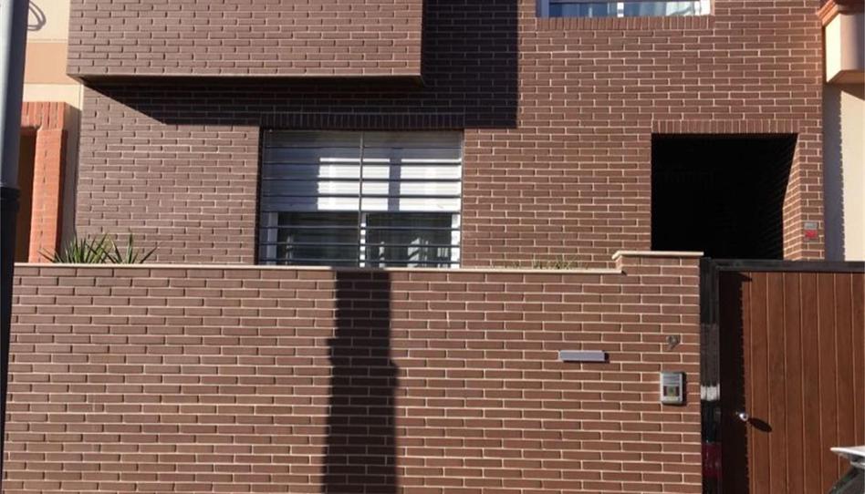 Casa adosada en venda a Calle Abrahán Olano, 9, El Puerto - Romanilla, Almería - imatge 1 Foto 1 de Casa adosada en venda a Calle Abrahán Olano, 9, El Puerto - Romanilla, Almería