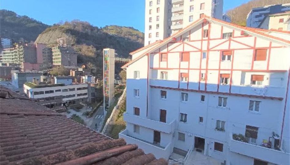 Piso en venta en Legarre Kalea, 15, Eibar, Gipuzkoa - imagen 1 Foto 1 de Piso en venta en Legarre Kalea, 15, Eibar, Gipuzkoa