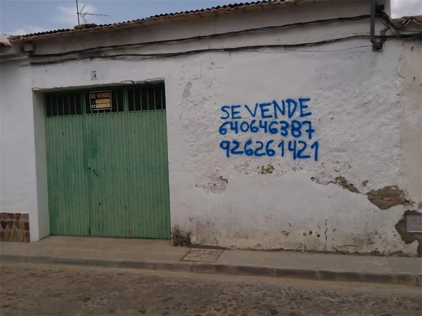 Vista exterior de Local en venta en Almagro