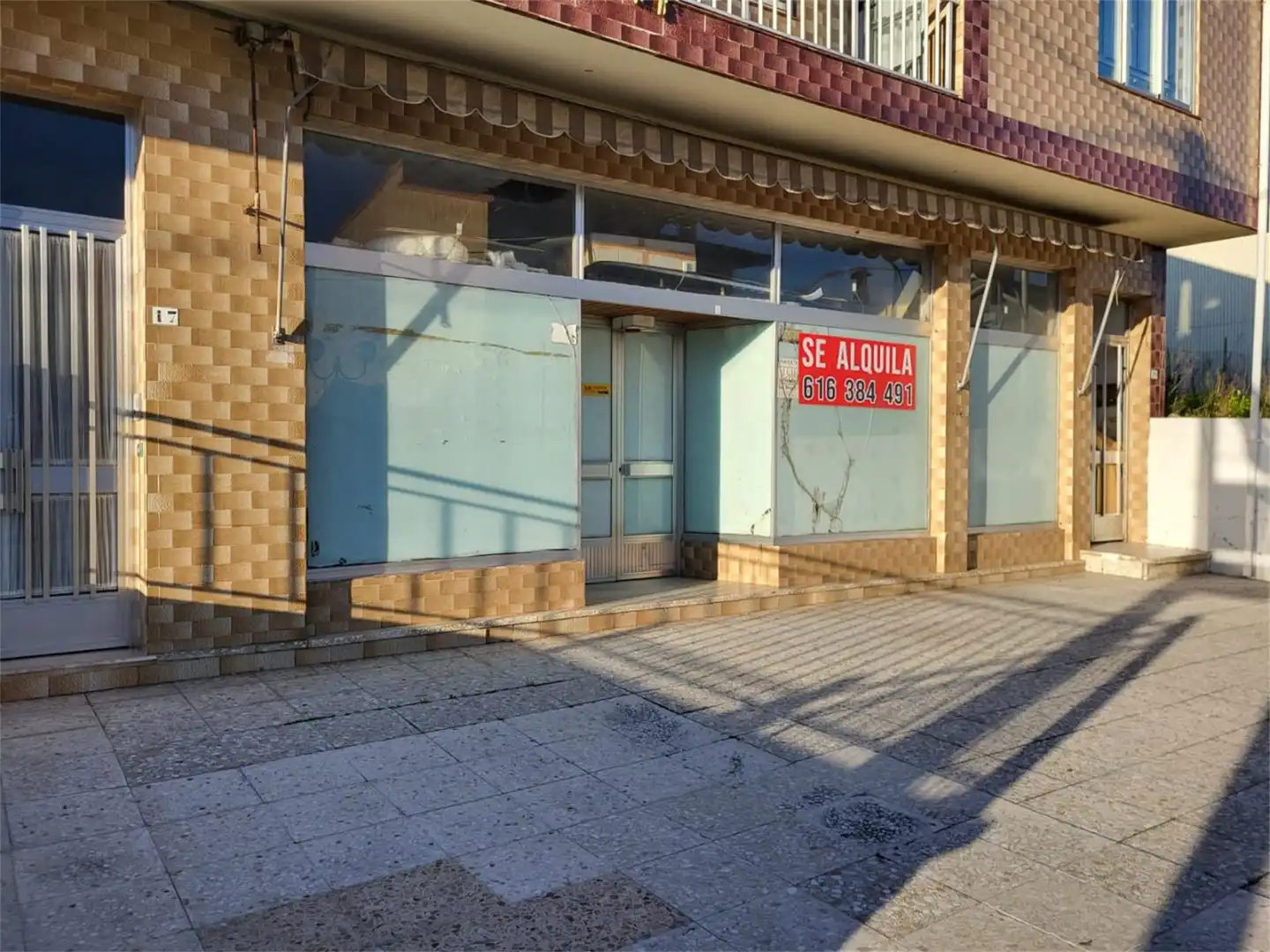 Geschaftsraum zur Miete in Avenida da Toxa, 35, Raxó Außenansicht von Geschaftsraum zur Miete in Poio